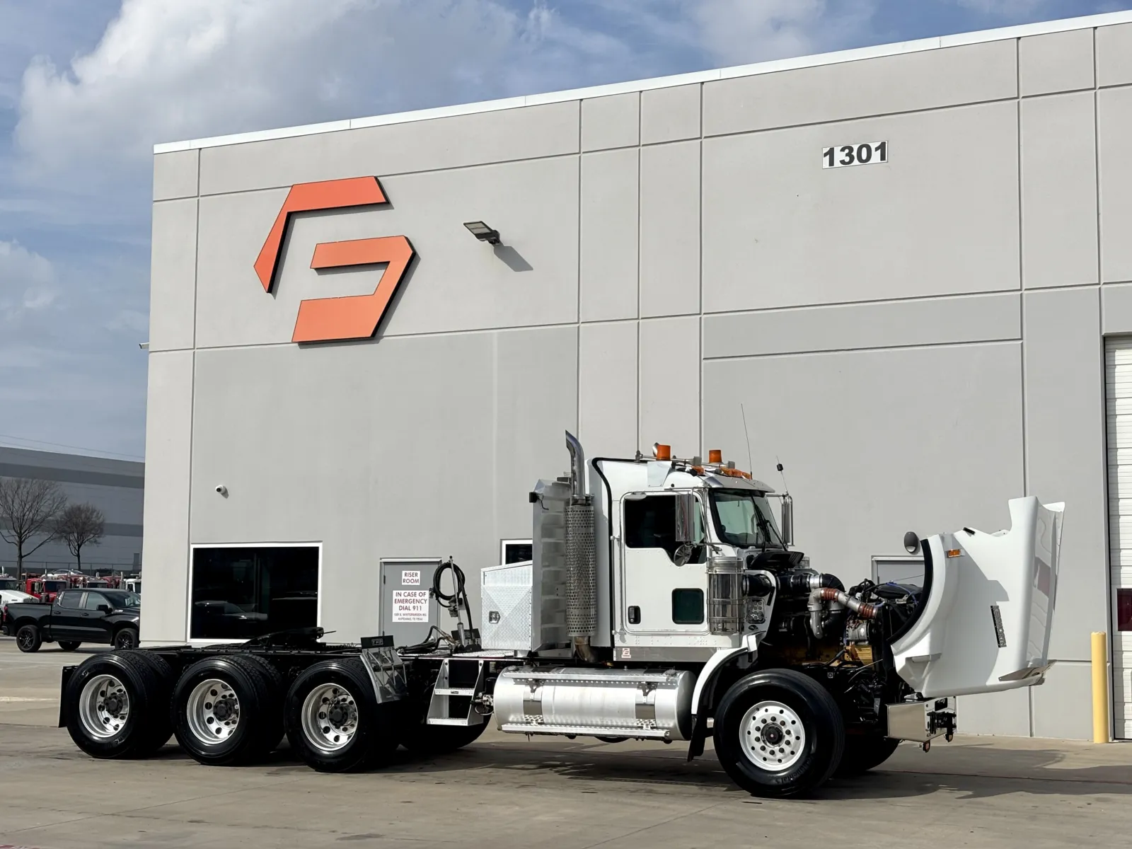 2007 Kenworth T800 - image 9