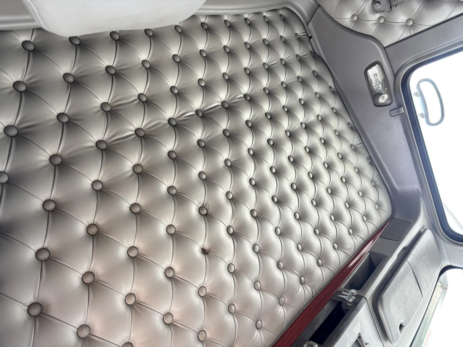 2007 Kenworth T800 - image 20