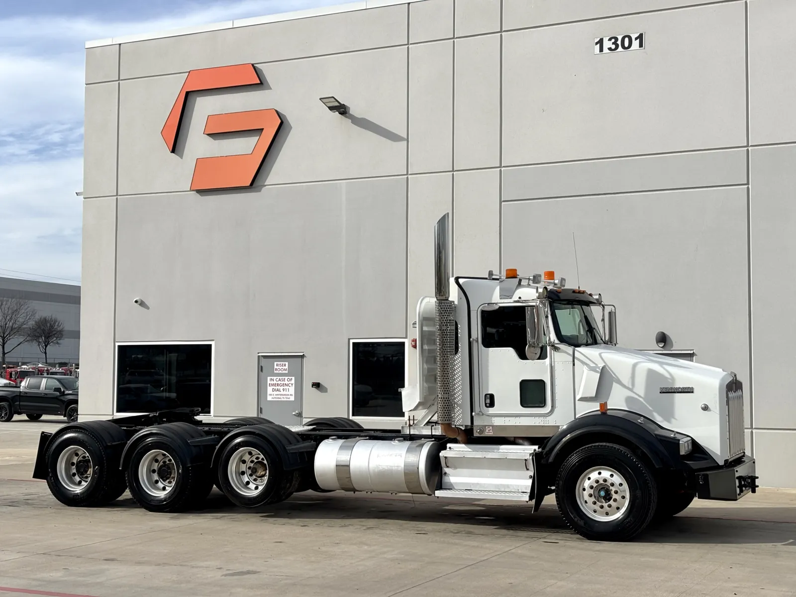 2009 Kenworth T800 - image 1