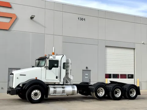 Photos of 2009 KENWORTH T800 for sale in Hutchins, TX at Forge Truck Centers - Texas