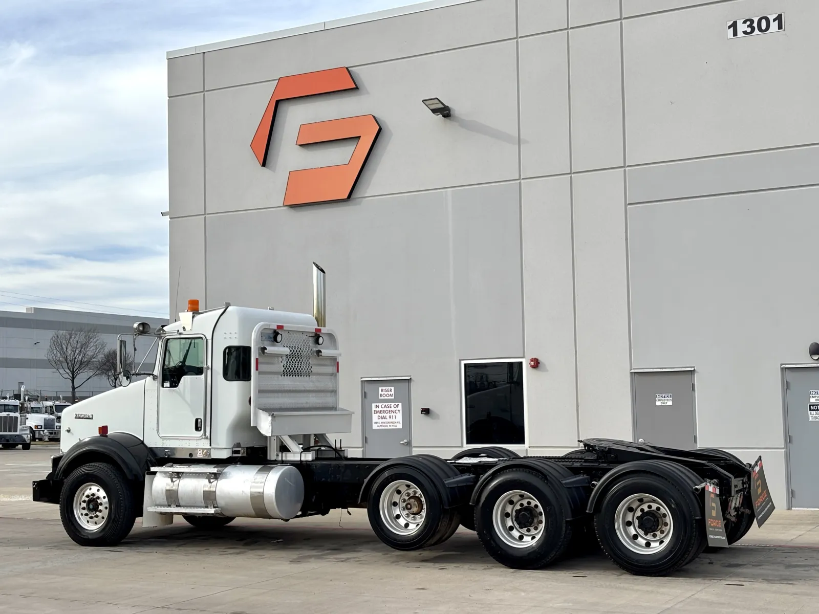 2009 Kenworth T800 - image 6