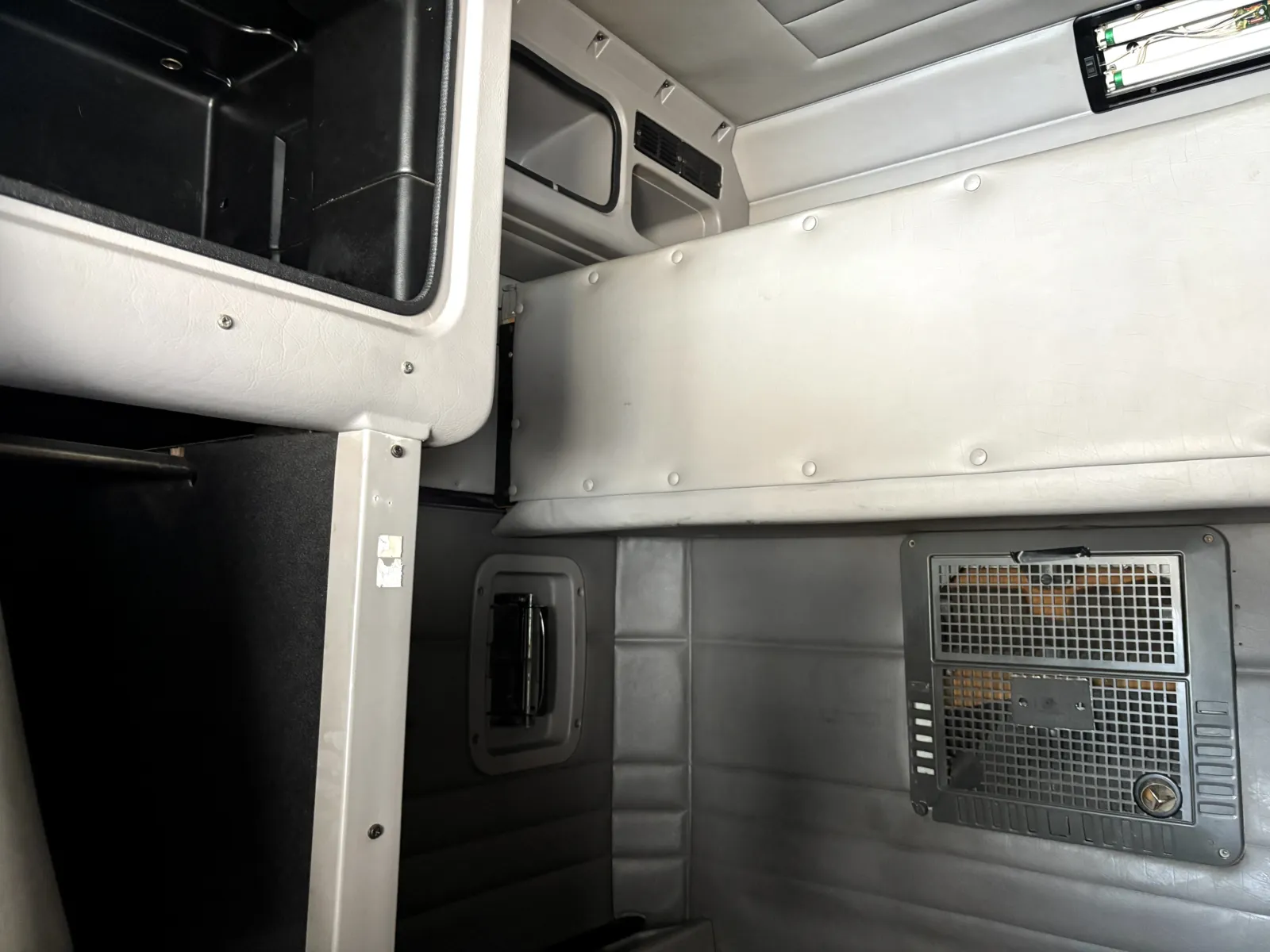 2006 Peterbilt - image 22