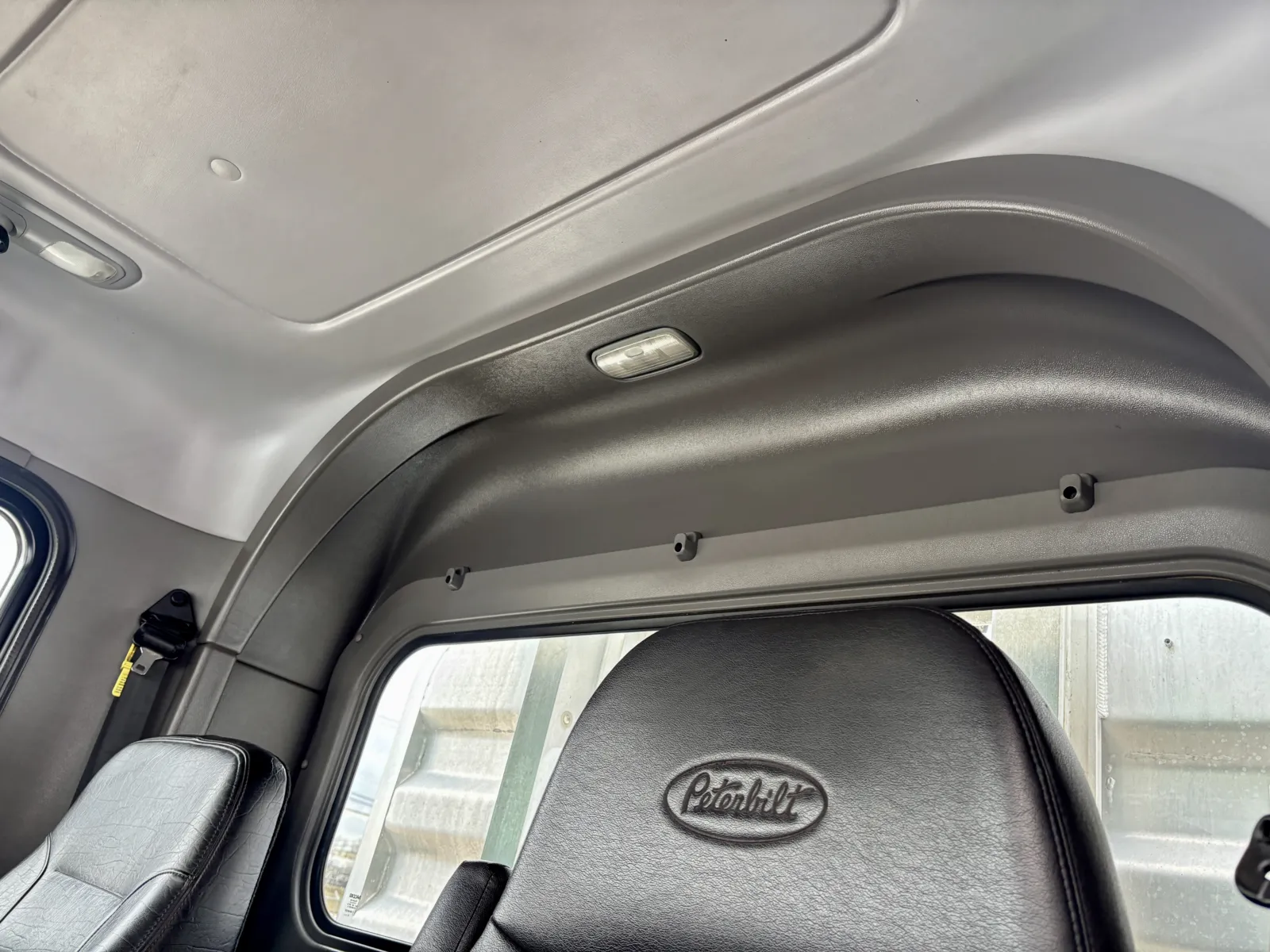 2017 Peterbilt 389 - image 19