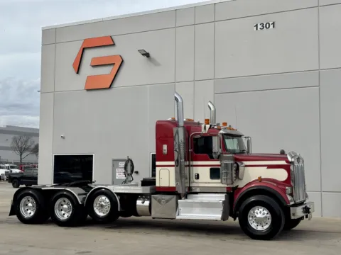 2014 KENWORTH W900 for sale in Hutchins, TX
