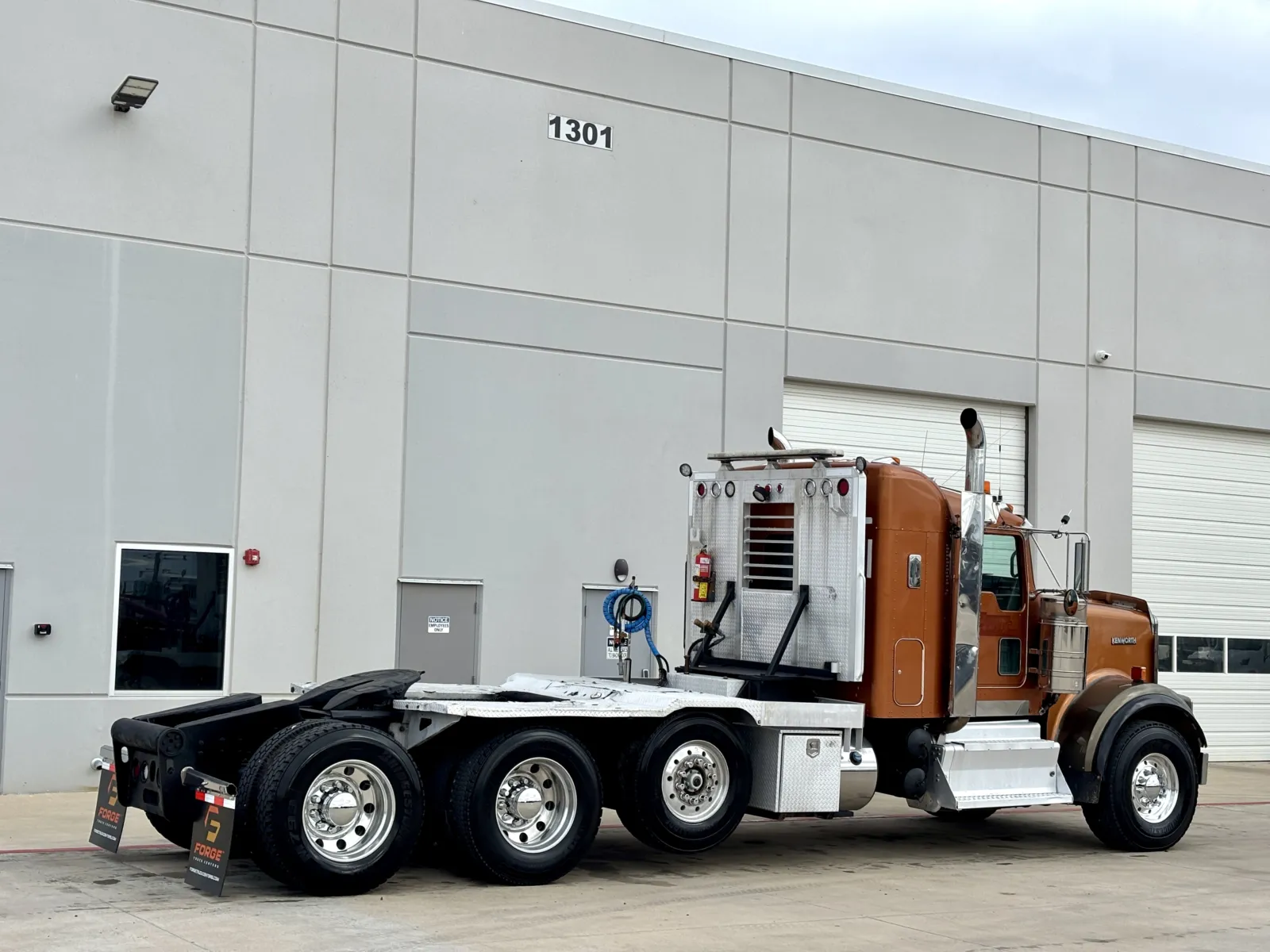 2012 Kenworth W900 - image 5