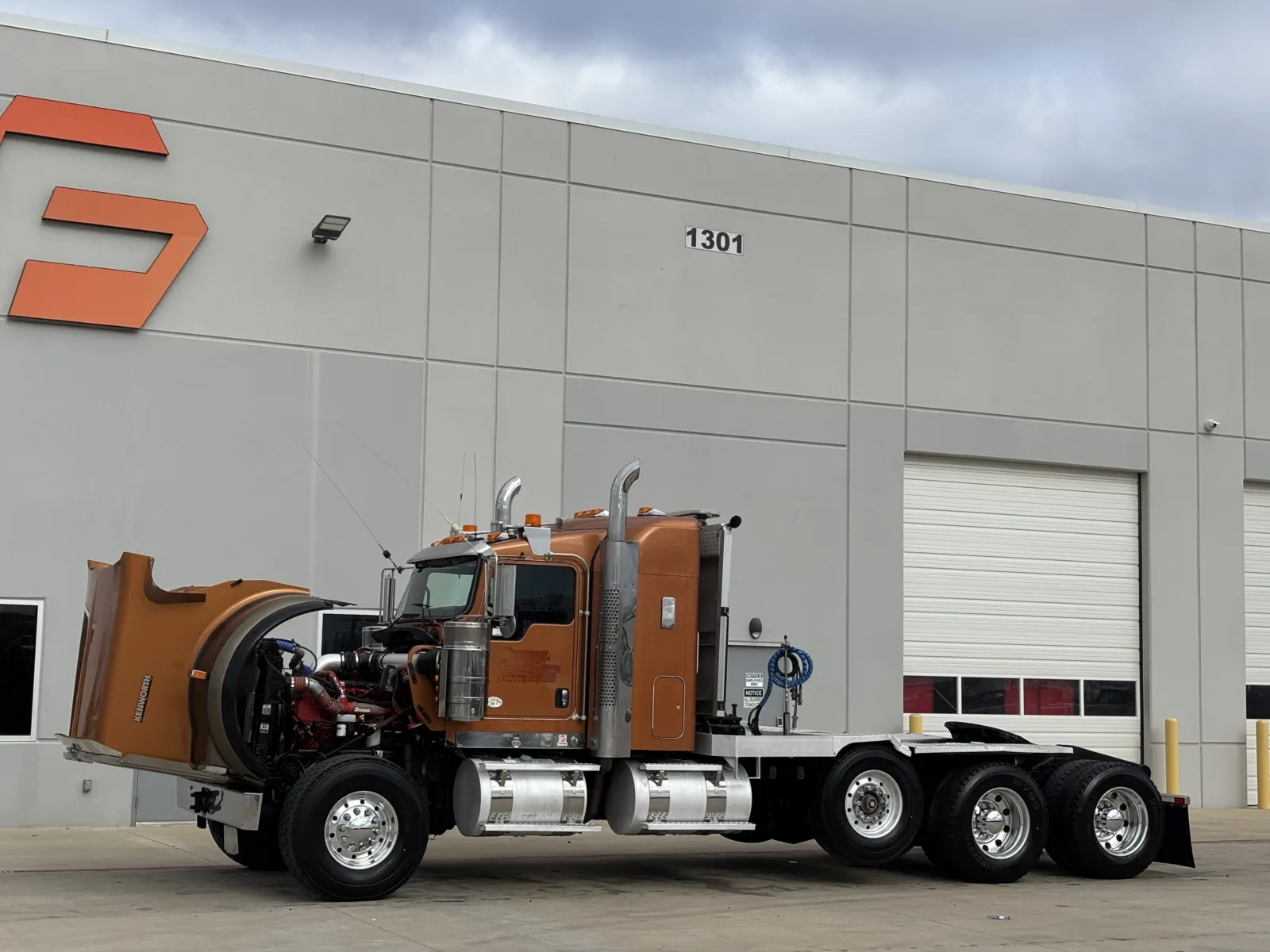 2012 Kenworth W900 - image 10