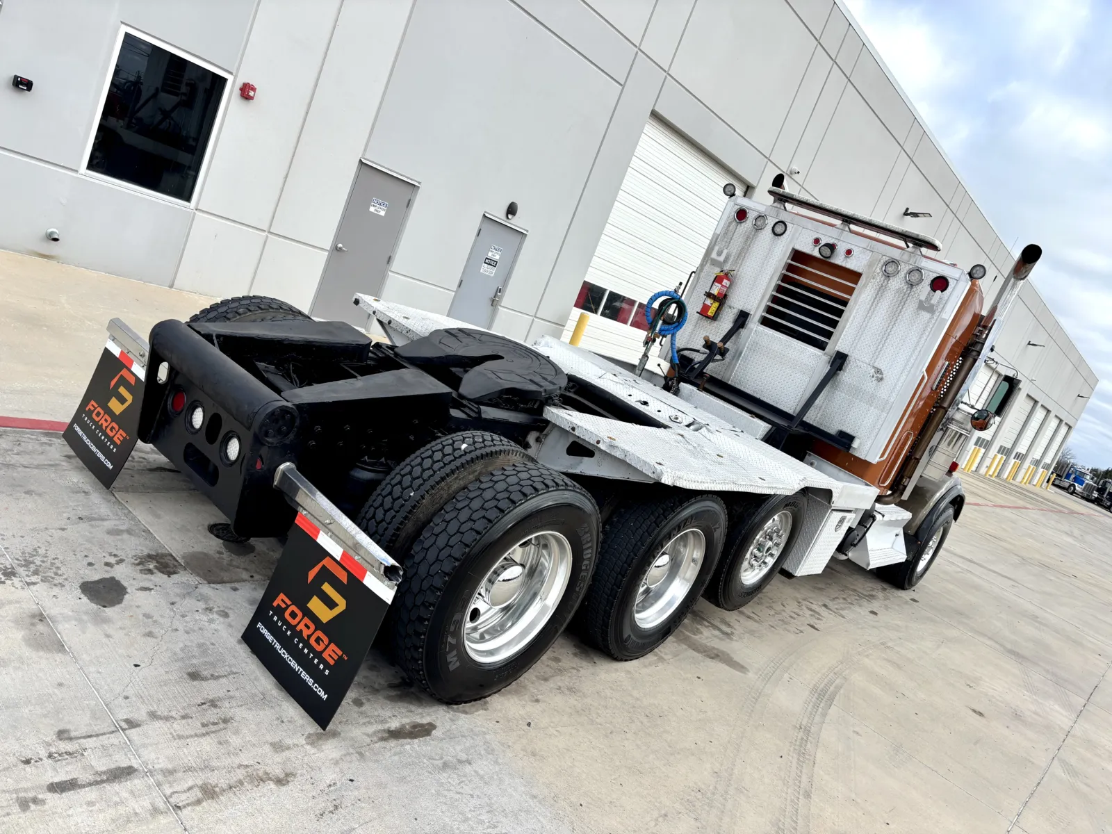 2012 Kenworth W900 - image 11