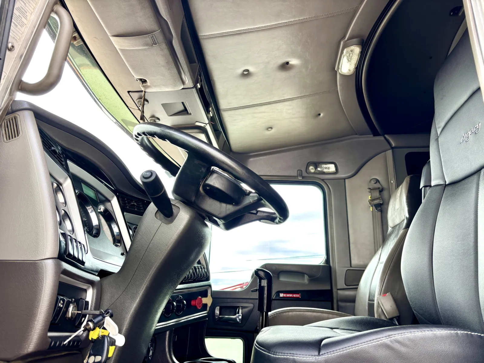 2012 Kenworth W900 - image 14