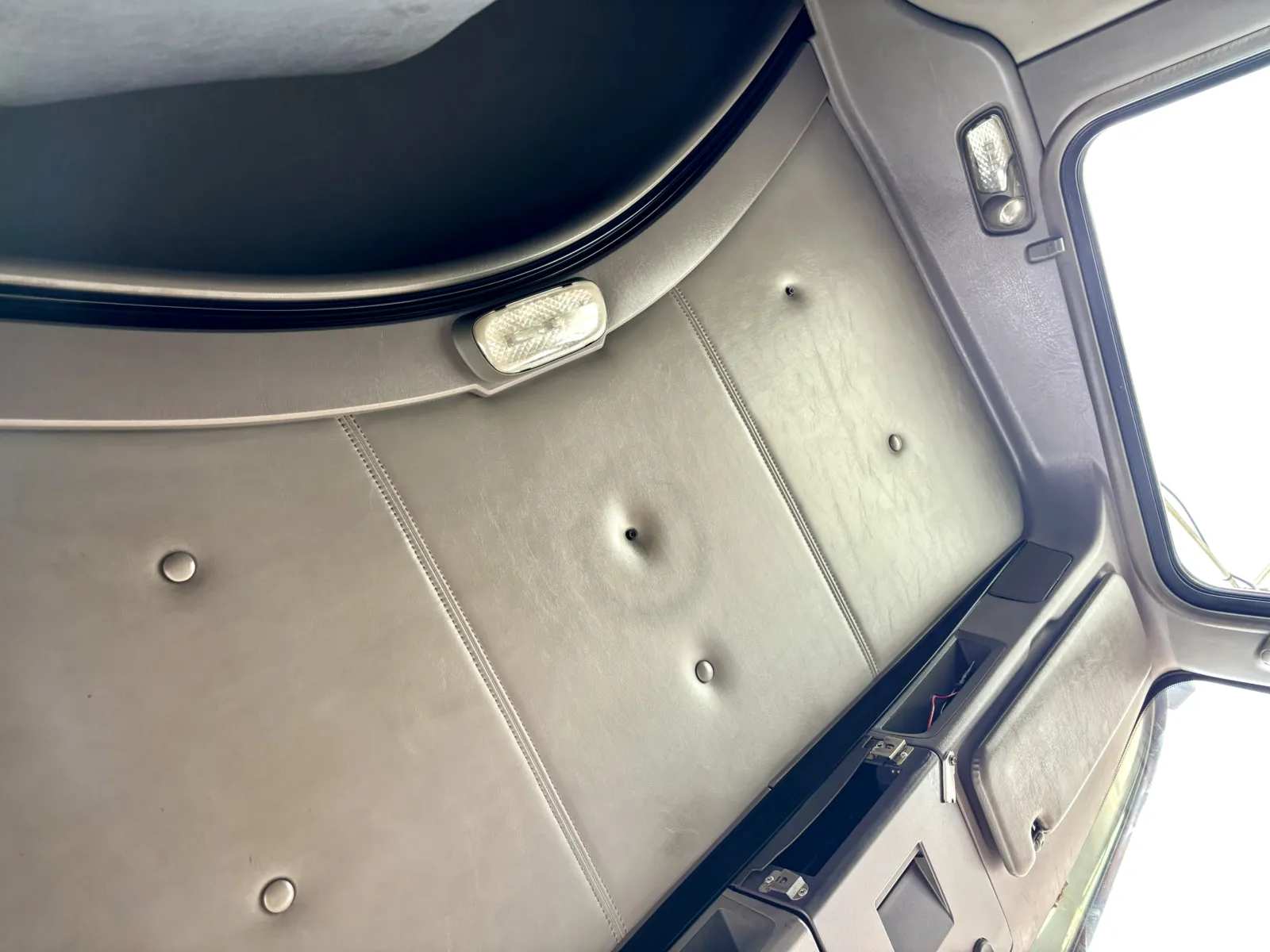 2012 Kenworth W900 - image 21