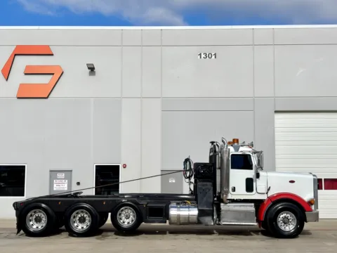 Another view of 2012 PETERBILT 367 for sale in Hutchins, TX at Forge Truck Centers - Texas