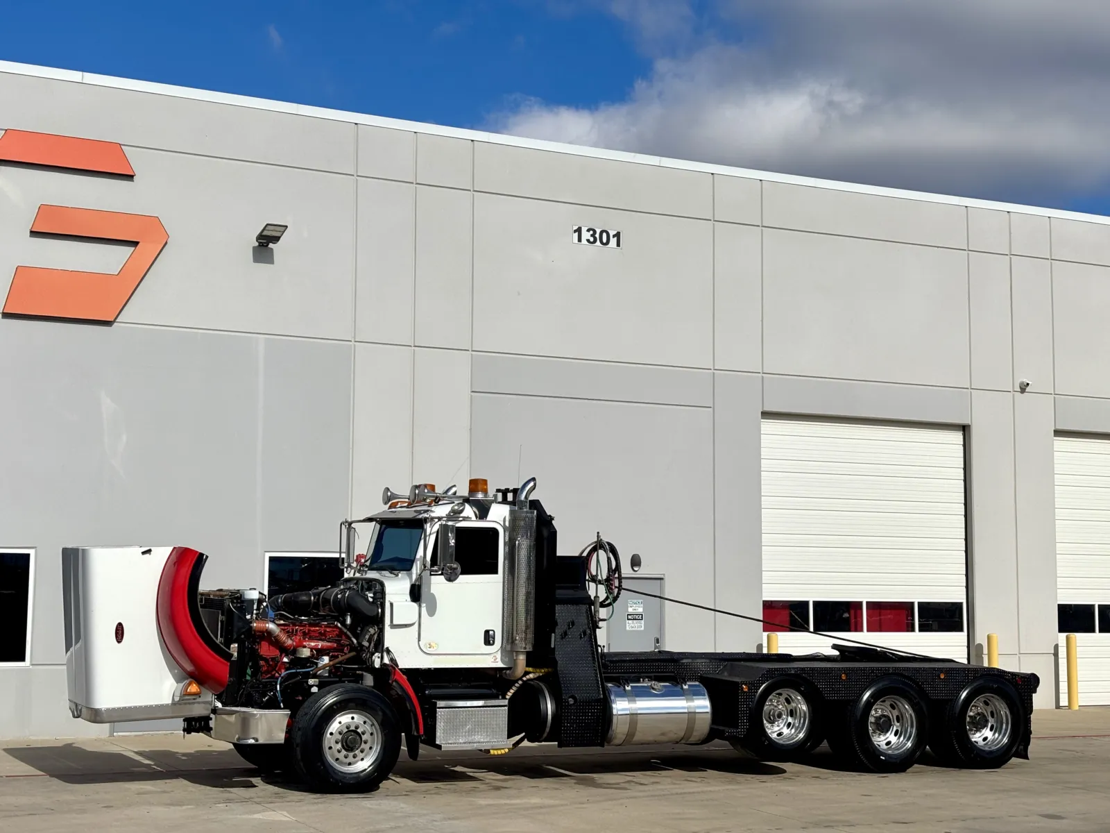 2012 Peterbilt - image 10