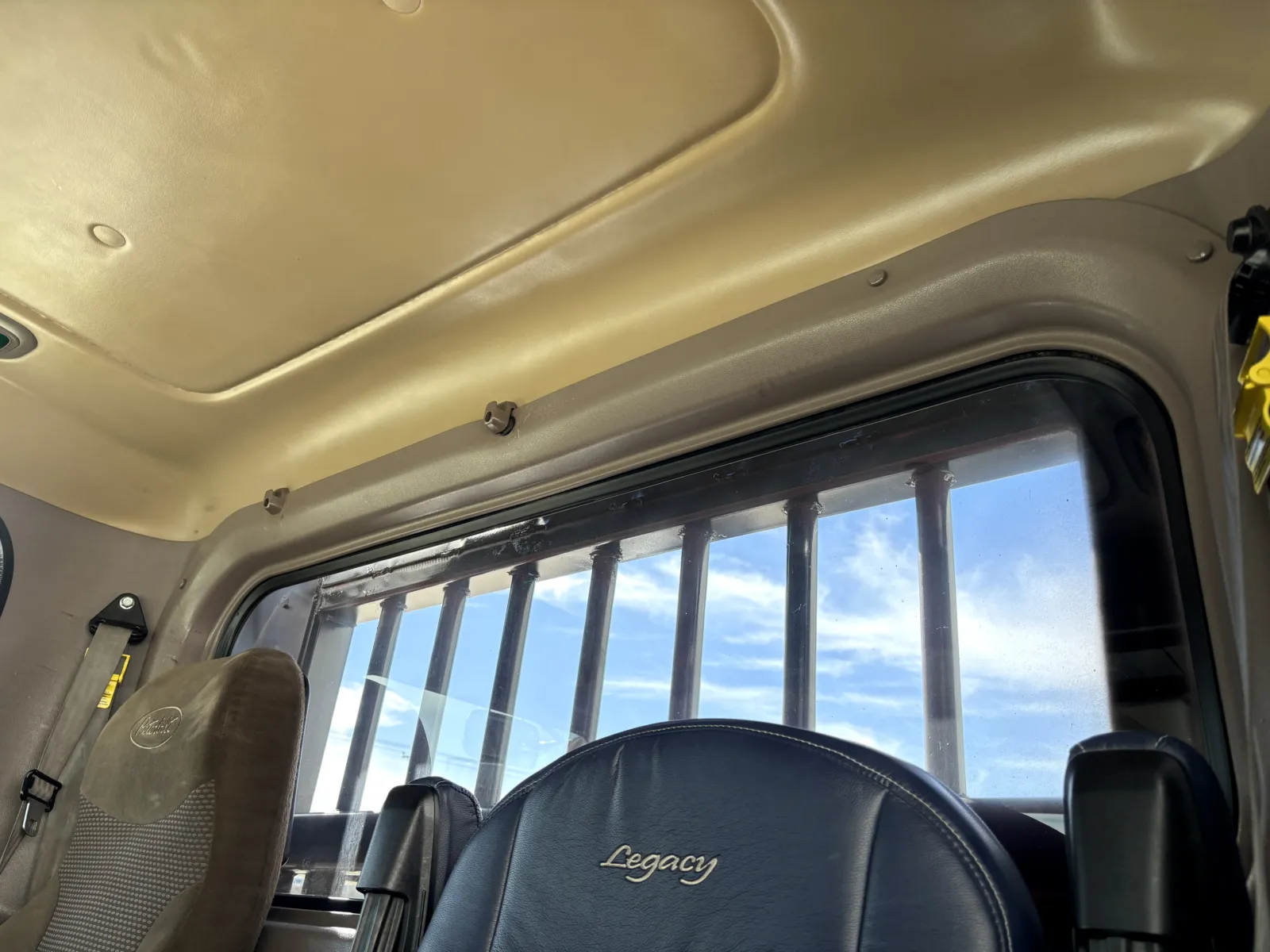 2012 Peterbilt - image 20