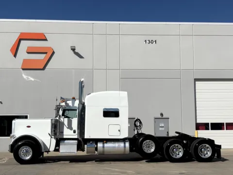 More photos of 2022 PETERBILT 389 at Forge Truck Centers - Texas, TX