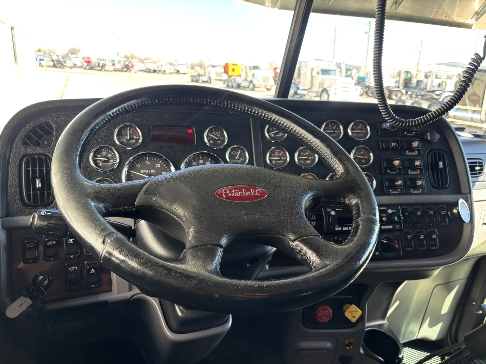 2022 Peterbilt 389 - image 16