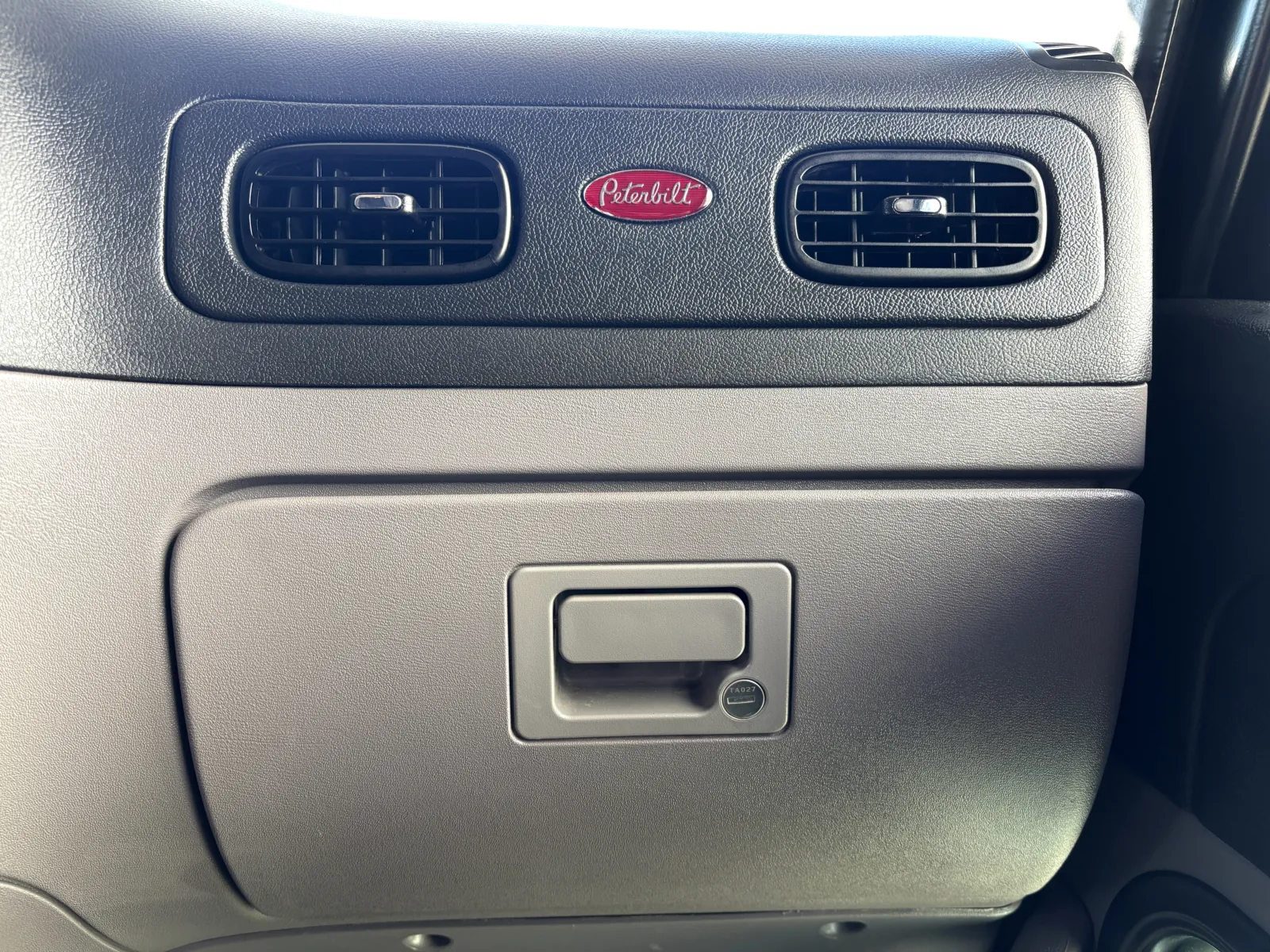 2022 Peterbilt 389 - image 19