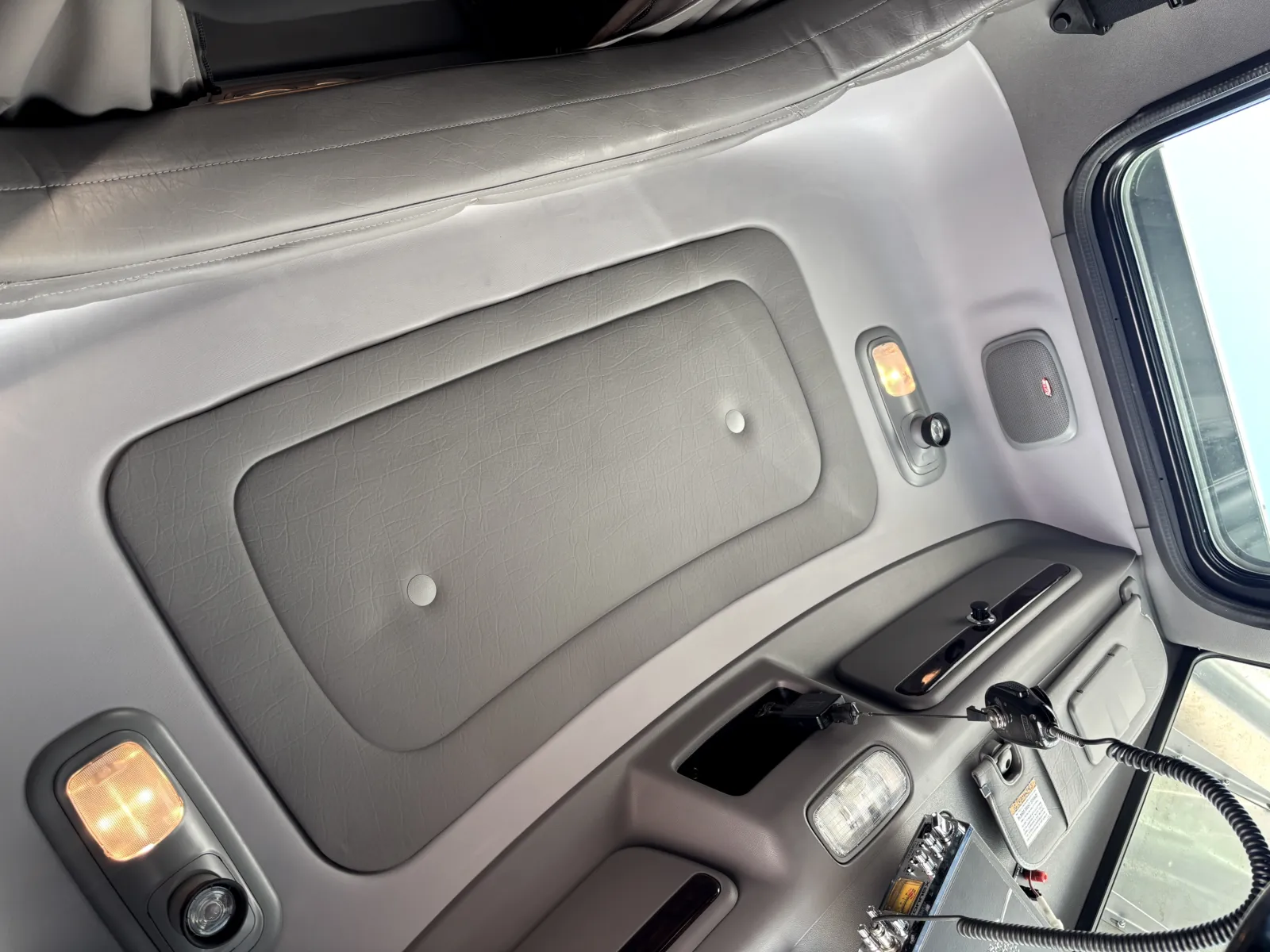 2022 Peterbilt 389 - image 21