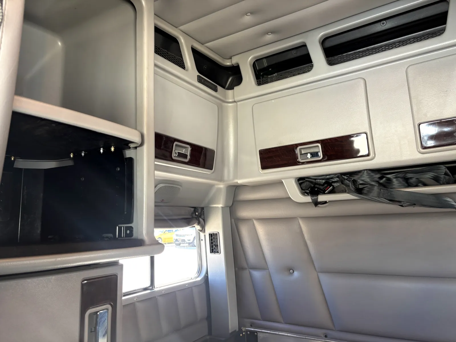 2022 Peterbilt 389 - image 22