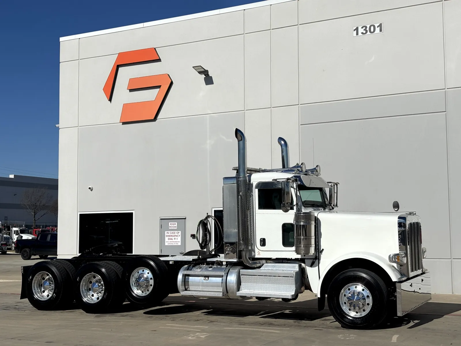 2022 PETERBILT 389 for sale in Hutchins, TX
