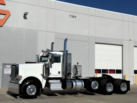 Photos of 2022 PETERBILT 389 for sale in Hutchins, TX at Forge Truck Centers - Texas