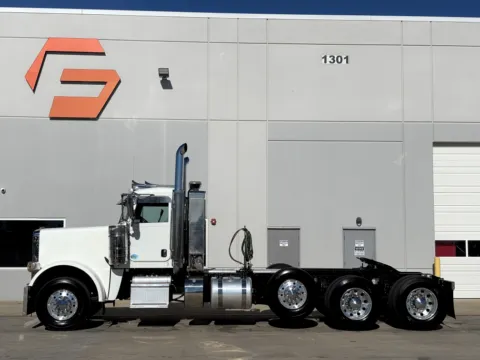 More photos of 2022 PETERBILT 389 at Forge Truck Centers - Texas, TX