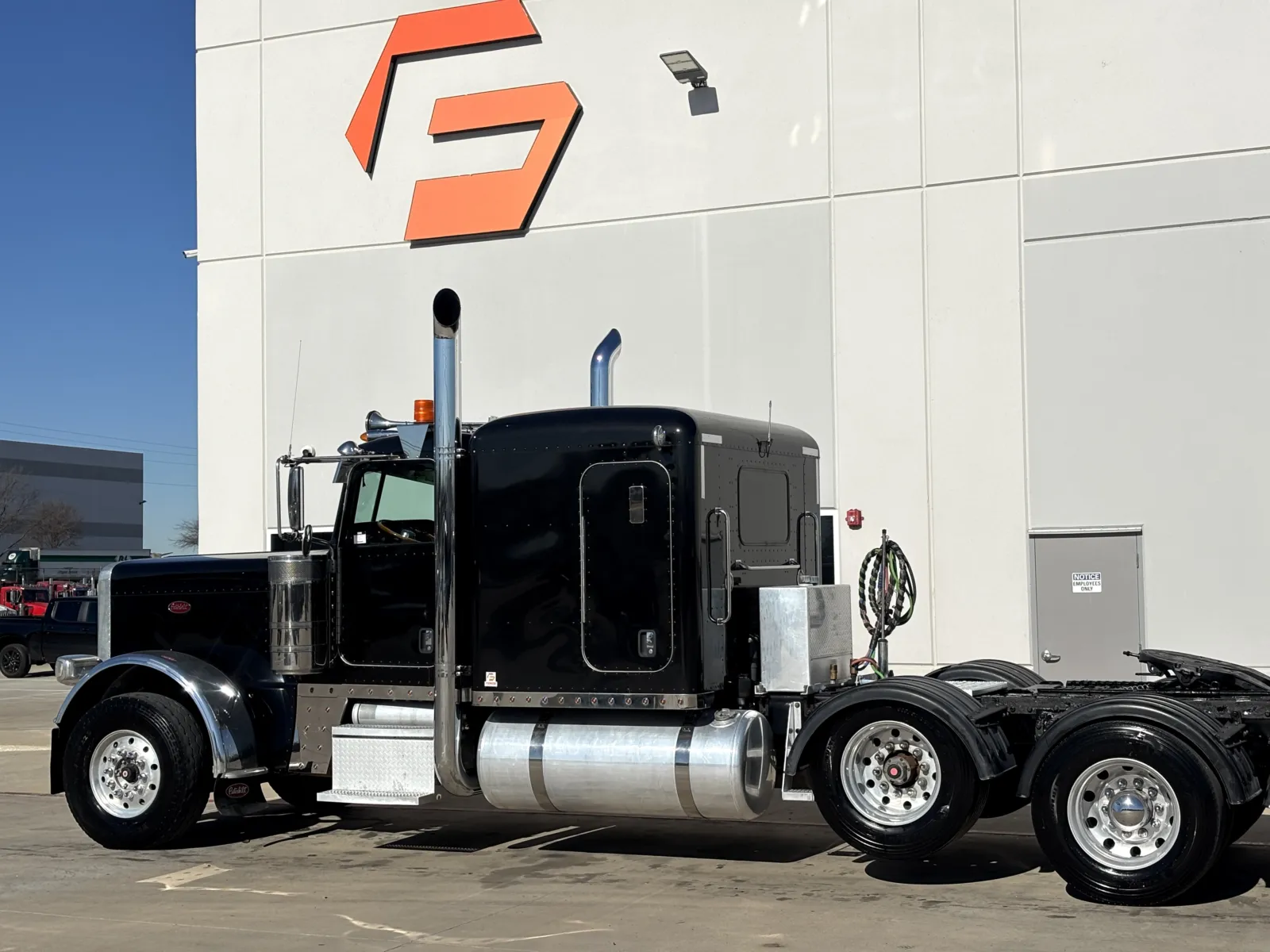 2016 Peterbilt 389 - image 8