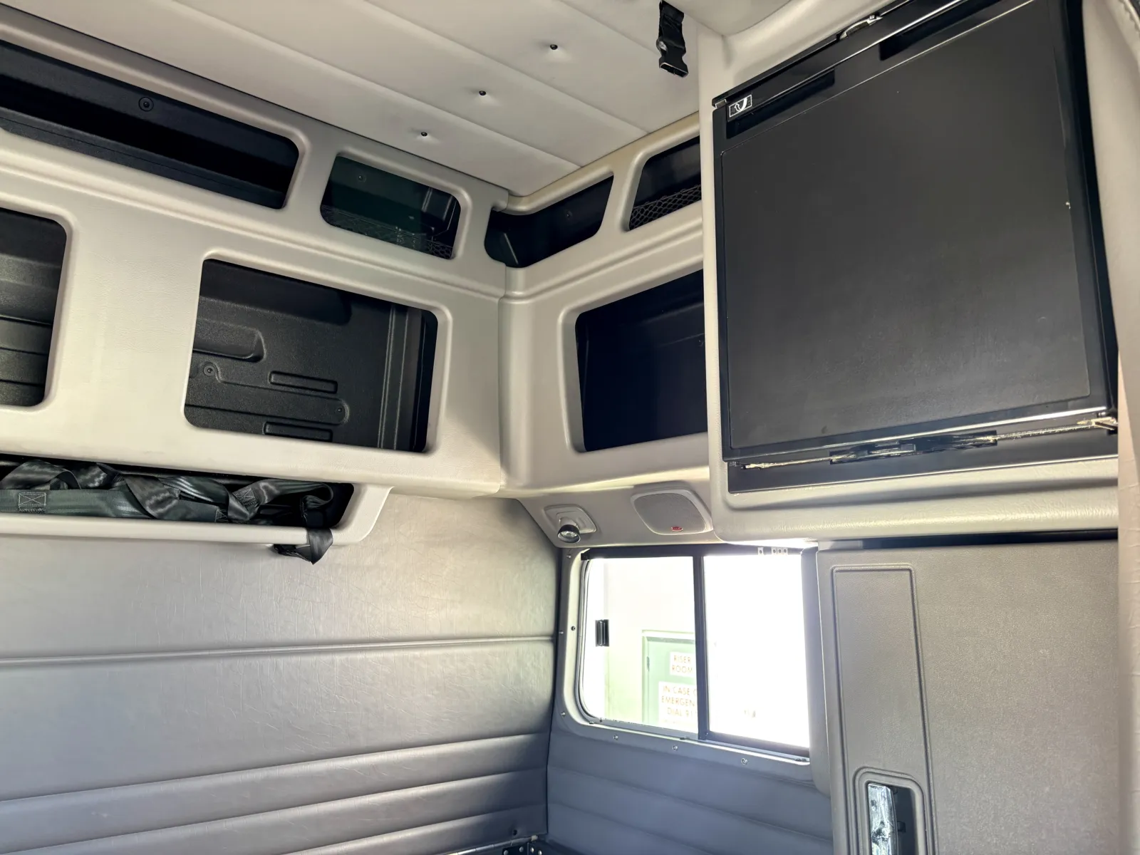 2024 Peterbilt 389 - image 24