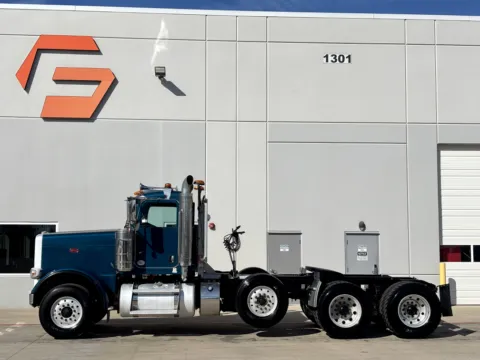 More photos of 2022 PETERBILT 389 at Forge Truck Centers - Texas, TX