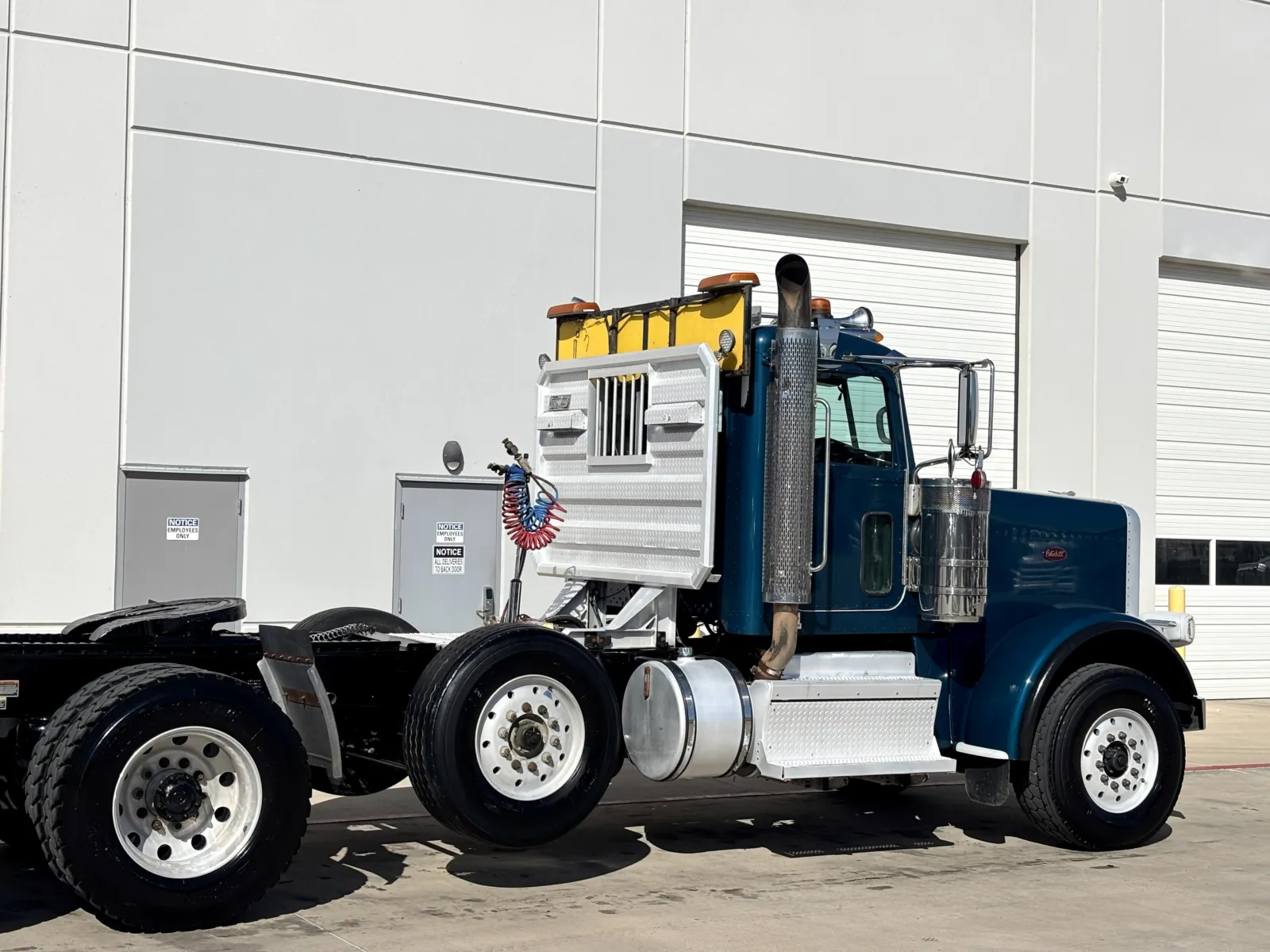 2022 Peterbilt 389 - image 7
