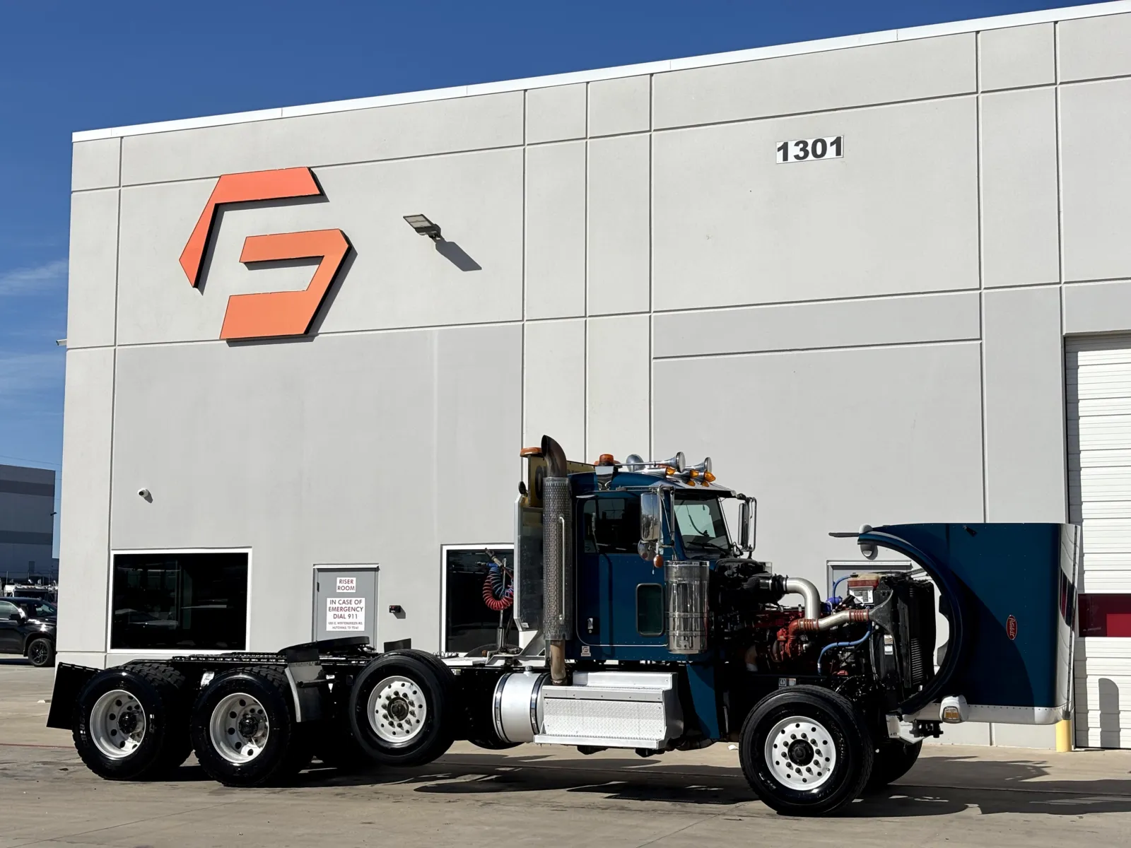 2022 Peterbilt 389 - image 9