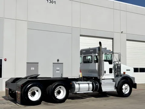 More photos of 2012 KENWORTH T800 at Forge Truck Centers - Texas, TX