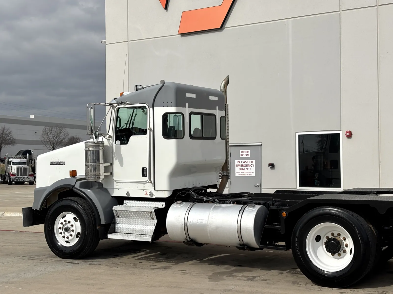 2012 Kenworth T800 - image 8