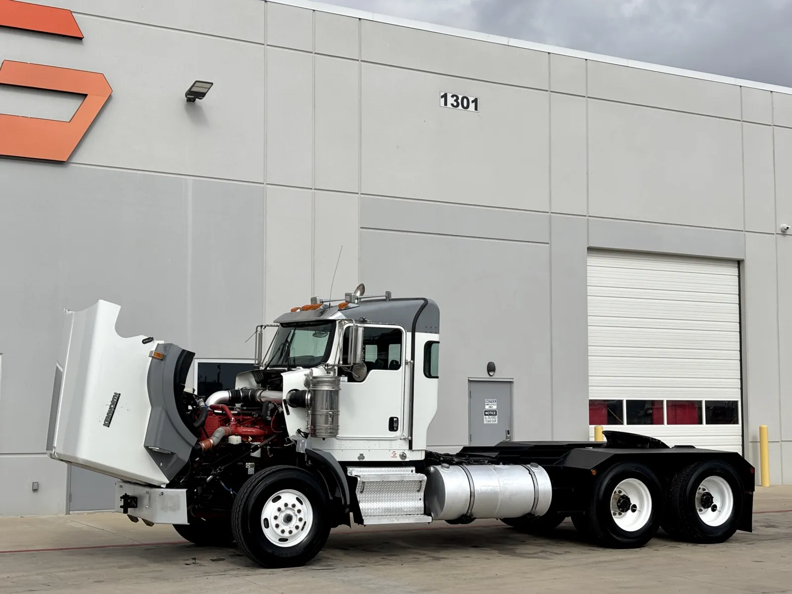2012 Kenworth T800 - image 10