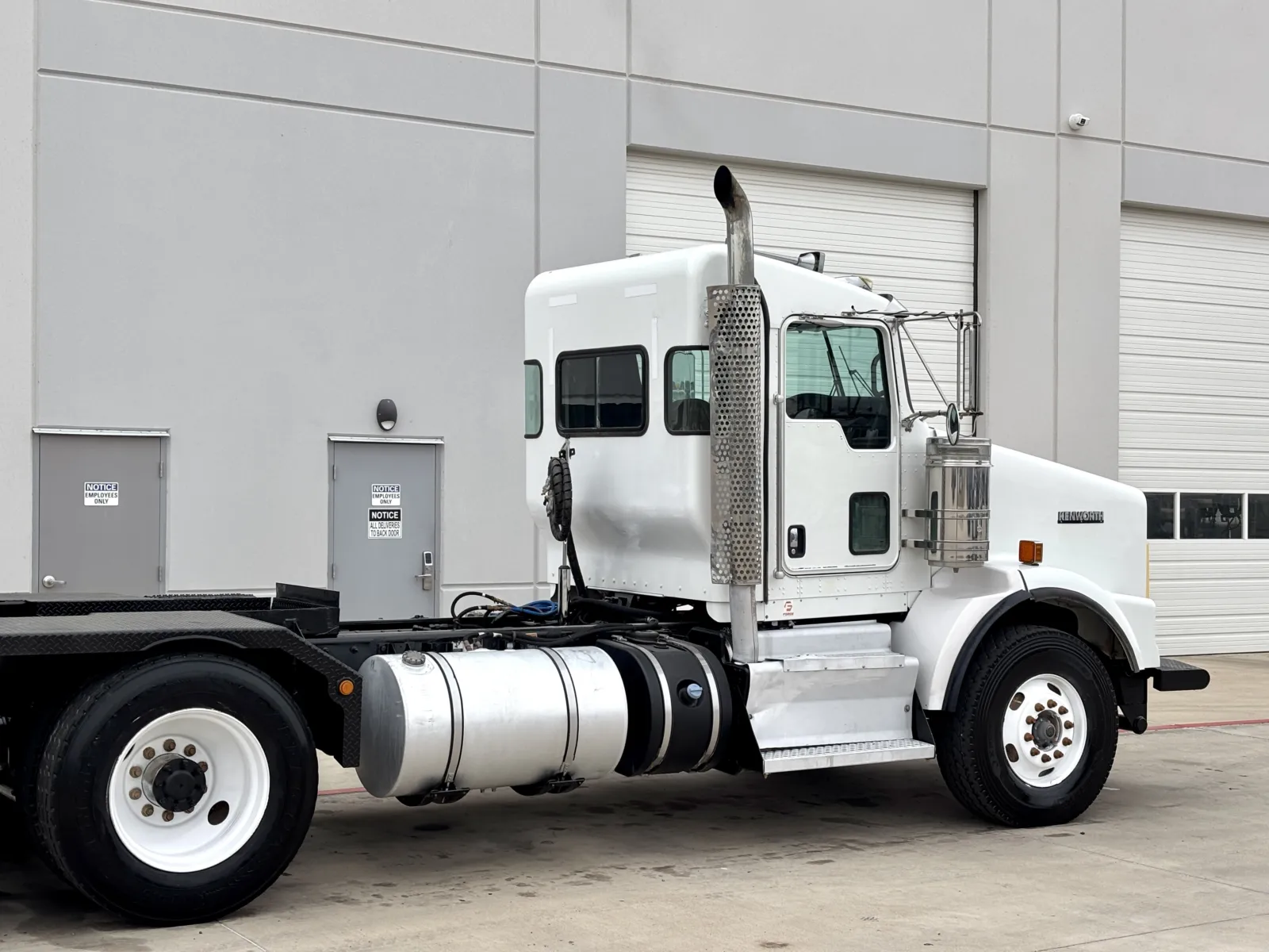 2013 Kenworth T800 - image 7
