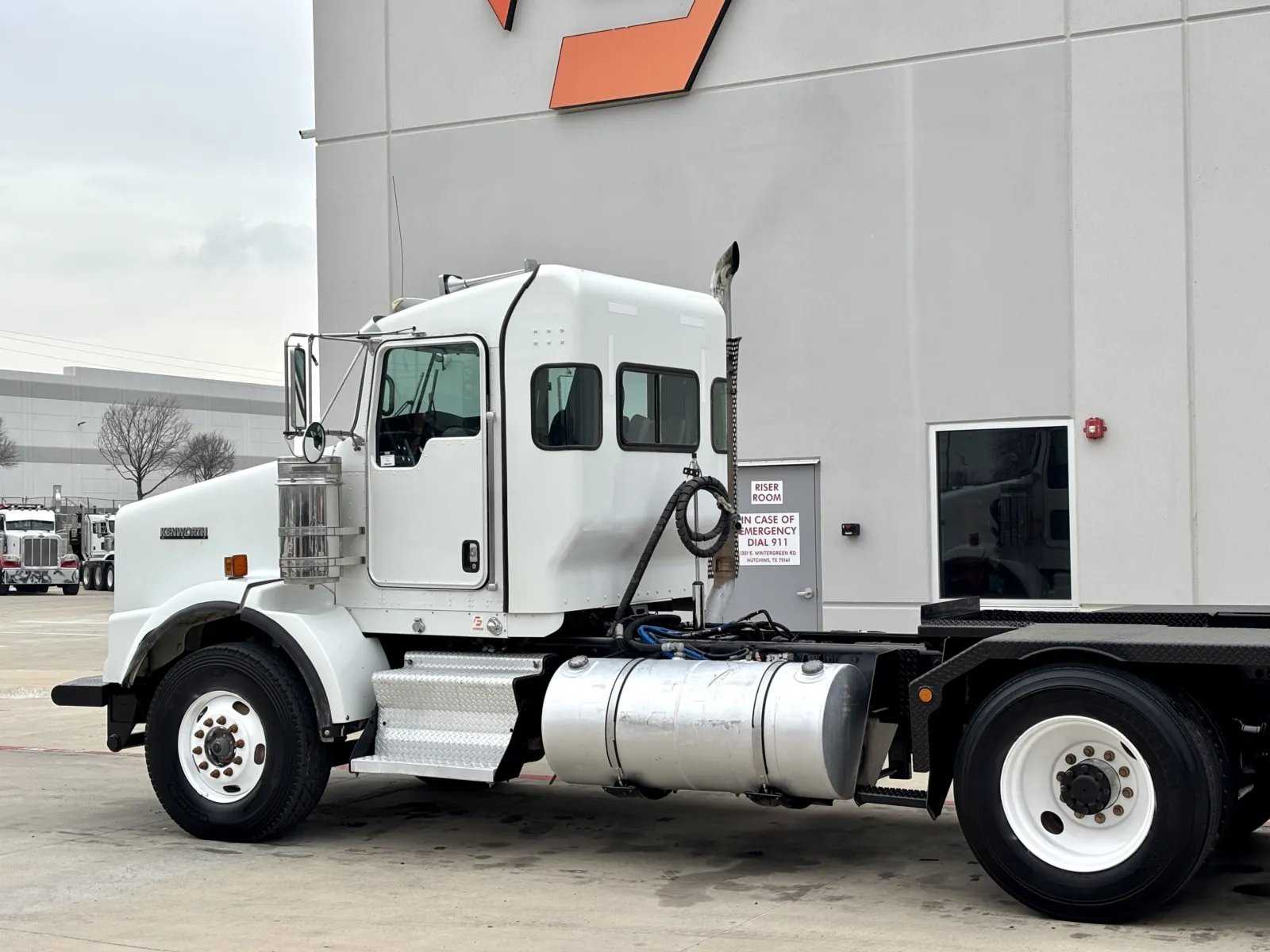 2013 Kenworth T800 - image 8