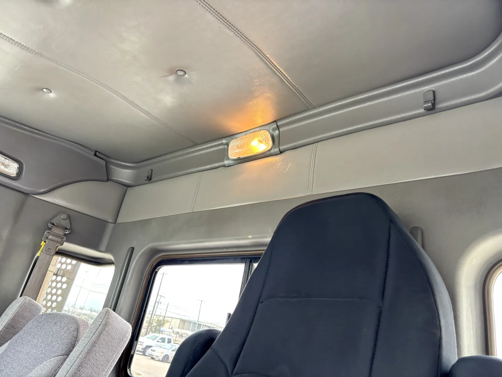 2013 Kenworth T800 - image 20