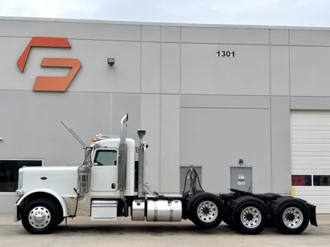 More photos of 2023 PETERBILT 389 at Forge Truck Centers - Texas, TX