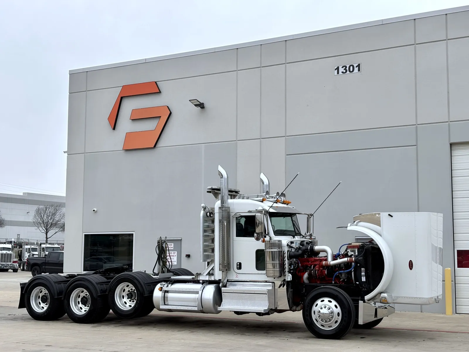 2023 Peterbilt 389 - image 9