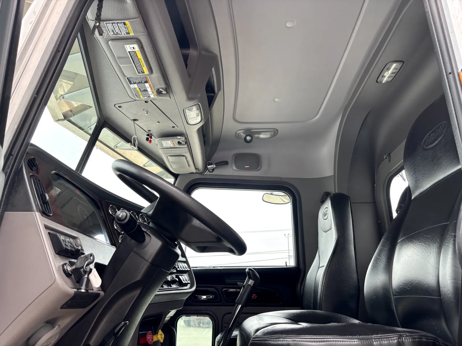 2023 Peterbilt 389 - image 14