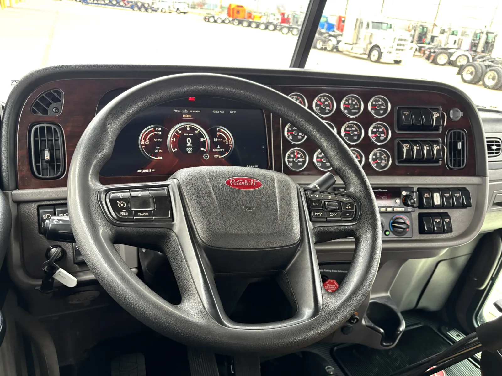 2023 Peterbilt 389 - image 16