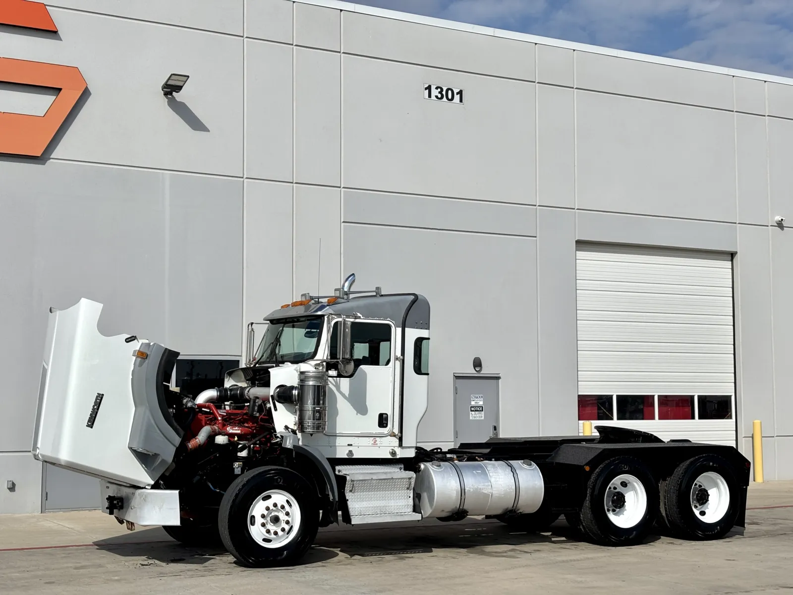 2013 Kenworth T800 - image 10