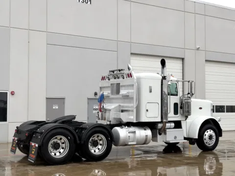 More photos of 2009 PETERBILT 388 at Forge Truck Centers - Texas, TX