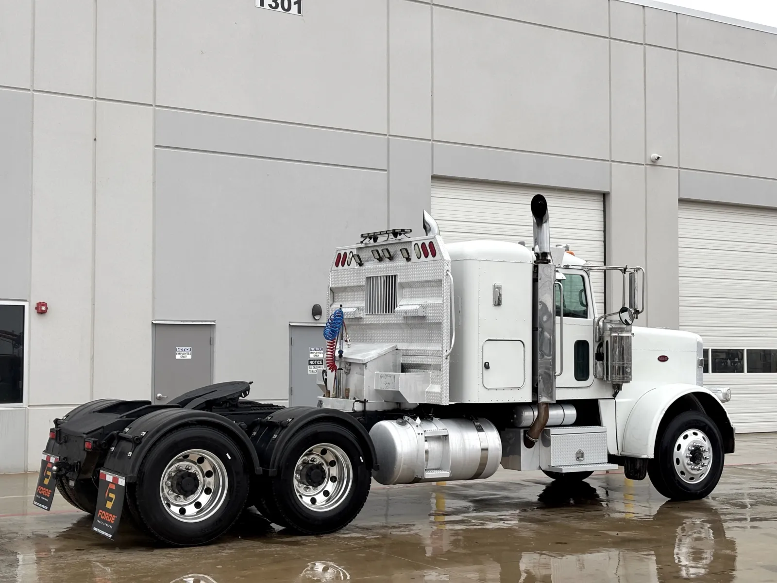 2009 Peterbilt - image 5