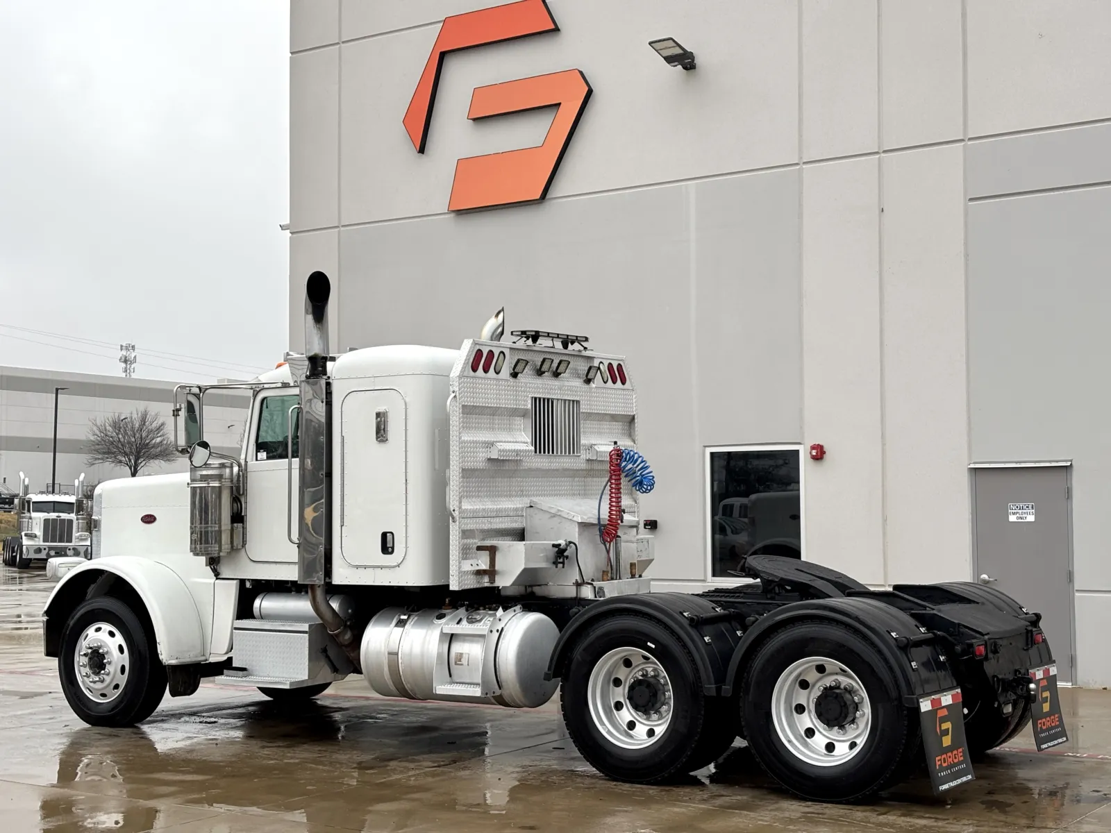 2009 Peterbilt - image 6