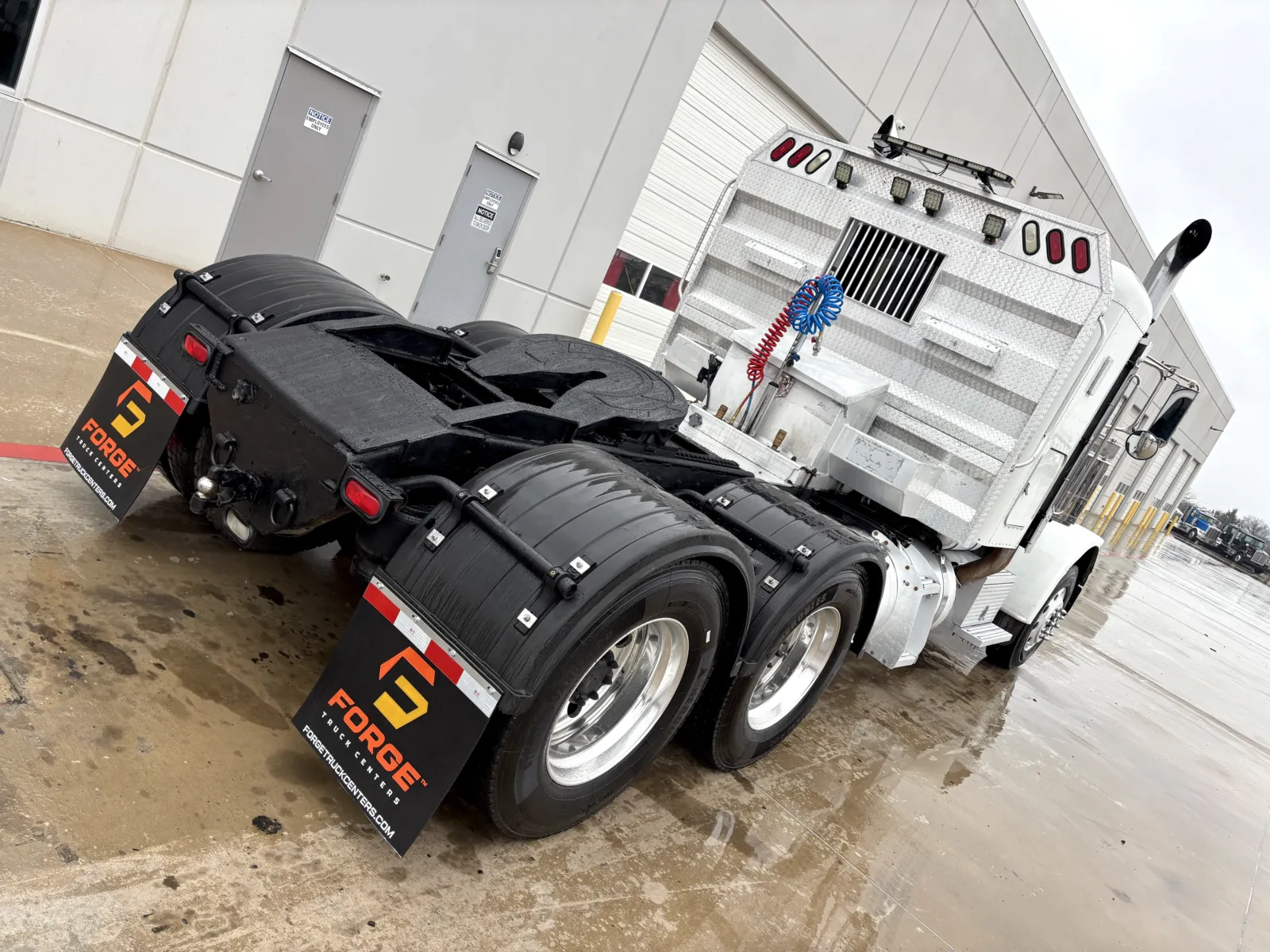 2009 Peterbilt - image 11
