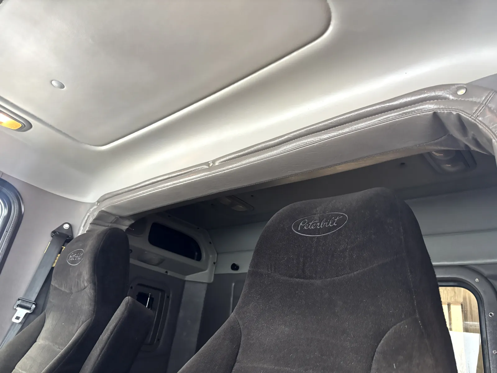 2009 Peterbilt - image 20