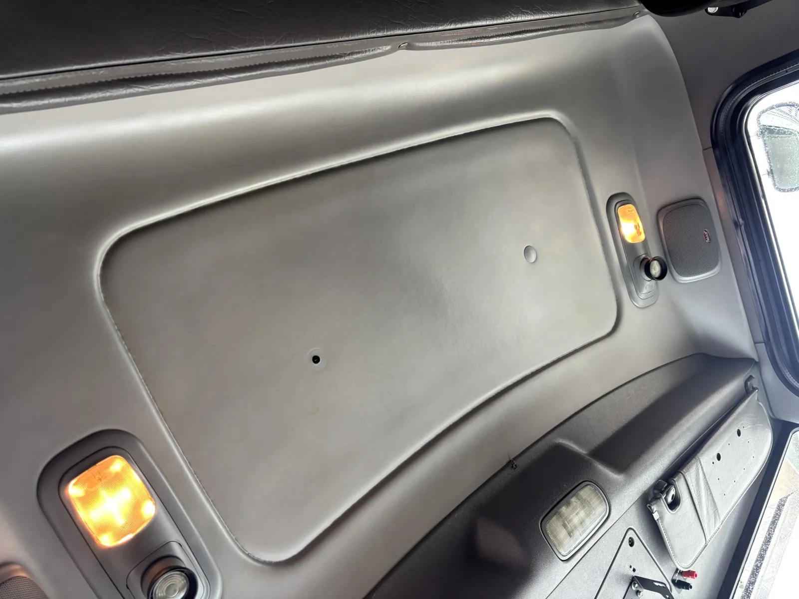 2009 Peterbilt - image 21