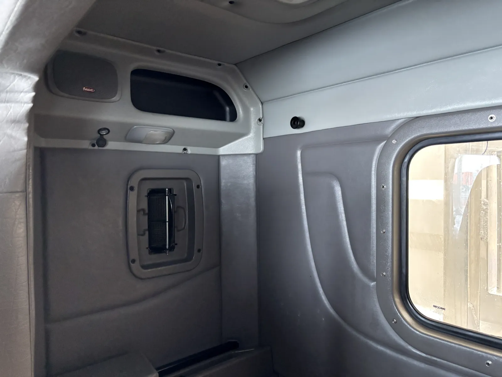 2009 Peterbilt - image 22