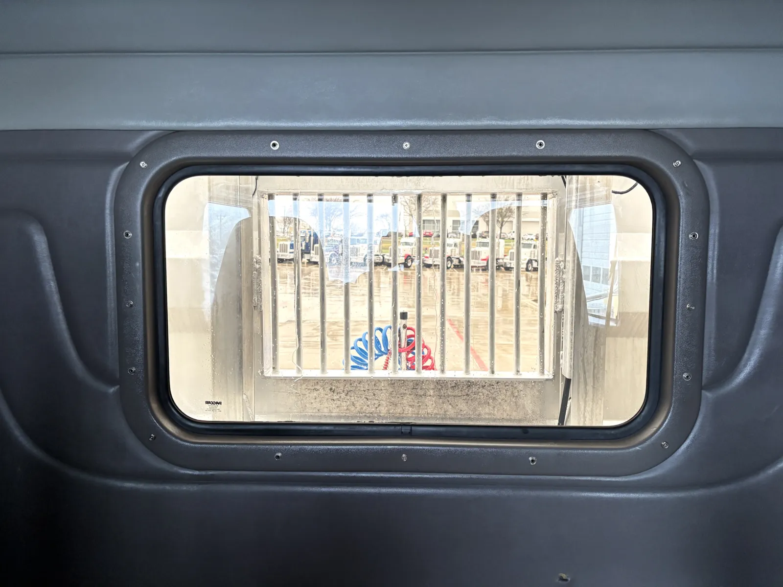 2009 Peterbilt - image 23