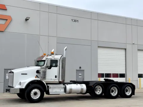 Photos of 2009 KENWORTH T800 for sale in Hutchins, TX at Forge Truck Centers - Texas
