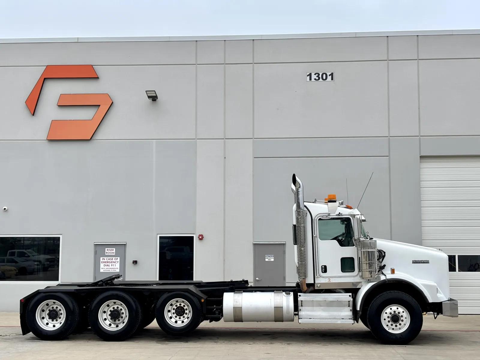 2009 Kenworth T800 - image 3